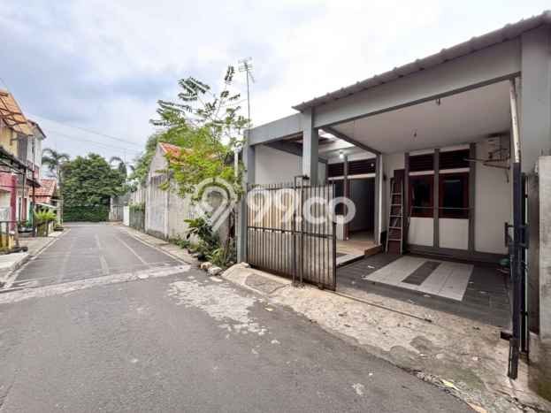 Jual Rumah Strategis Bagus Punya 2 KT di Tebet Jakarta Selatan - Jual Rumah Strategis Bagus Punya 2 KT di Tebet Jakarta Selatan -