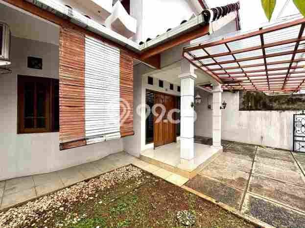 Rumah Eksklusif Dijual LT 135m2 di Tebet, Jakarta Selatan Rumah Eksklusif Dijual LT 135m2 di Tebet, Jakarta Selatan