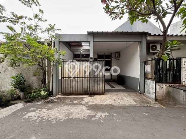 Jual Rumah Strategis Bagus Punya 2 KT di Tebet Jakarta Selatan - Jual Rumah Strategis Bagus Punya 2 KT di Tebet Jakarta Selatan -