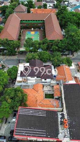 Siap Huni Rumah Mewah 6 Kamar di Tebet Dekat ke Mana Pun Siap Huni Rumah Mewah 6 Kamar di Tebet Dekat ke Mana Pun