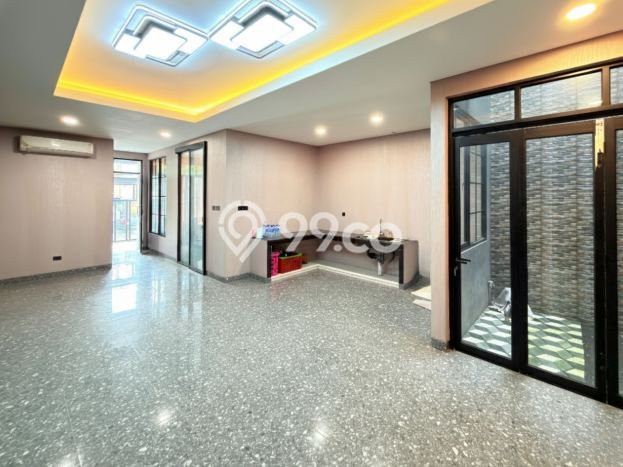 Siap Huni Rumah Mewah 4 Kamar di Tebet Dekat ke Mana Saja Siap Huni Rumah Mewah 4 Kamar di Tebet Dekat ke Mana Saja