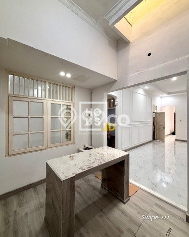 For Sale Rumah 6 Kamar Lokasi Ideal Bagus dan Strategis di Tebet For Sale Rumah 6 Kamar Lokasi Ideal Bagus dan Strategis di Tebet