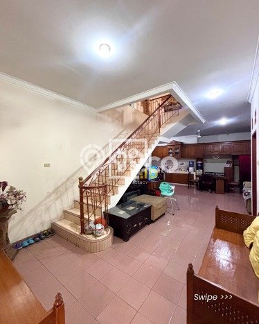 Siap Huni Hunian Elit 5 Kamar di Tebet Dekat ke Mana Pun Siap Huni Hunian Elit 5 Kamar di Tebet Dekat ke Mana Pun