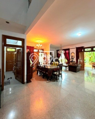 Unit Kost Dijual di Tebet dengan 6 Kamar Tidur & Luas Bangunan 300m2 Unit Kost Dijual di Tebet dengan 6 Kamar Tidur & Luas Bangunan 300m2