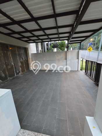Lokasi strategis! Rumah siap huni disewakan di Tembalang LB 310m2 Lokasi strategis! Rumah siap huni disewakan di Tembalang LB 310m2