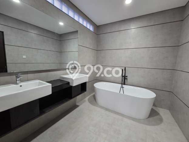 Rumah Elit Modern Tanpa Renovasi di Candi Golf Semarang Rumah Elit Modern Tanpa Renovasi di Candi Golf Semarang