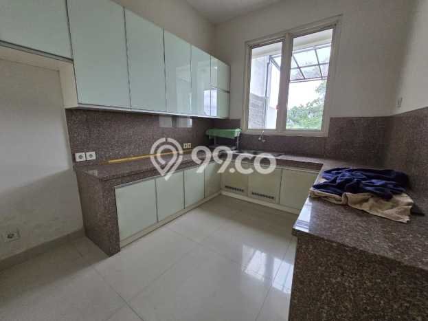 Rumah Elit LB 350m2 Siap Pakai Desain Elegan di Candi Golf, Semarang Rumah Elit LB 350m2 Siap Pakai Desain Elegan di Candi Golf, Semarang