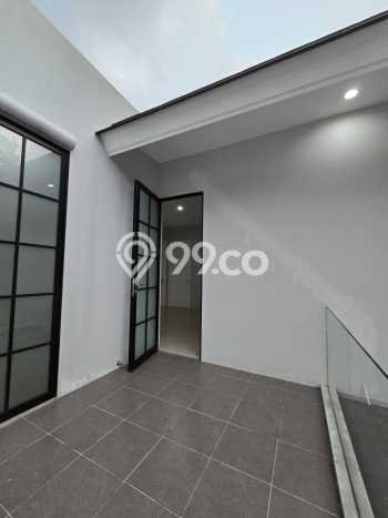 Lokasi strategis! Rumah siap huni disewakan di Tembalang LB 310m2 Lokasi strategis! Rumah siap huni disewakan di Tembalang LB 310m2