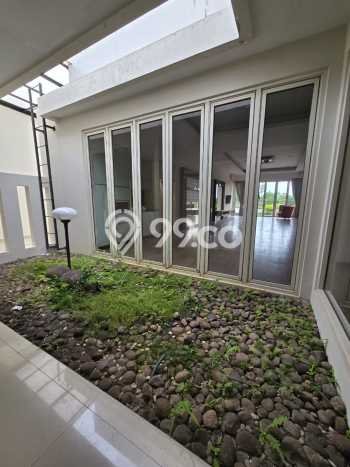 Rumah Elit LB 350m2 Siap Pakai Desain Elegan di Candi Golf, Semarang Rumah Elit LB 350m2 Siap Pakai Desain Elegan di Candi Golf, Semarang