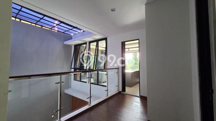 Rumah Luxury Modern Tanpa Renovasi di BSB City Semarang Rumah Luxury Modern Tanpa Renovasi di BSB City Semarang