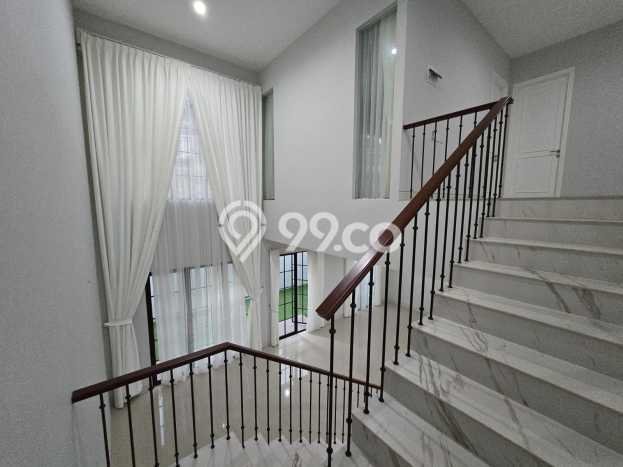 Lokasi strategis! Rumah siap huni disewakan di Tembalang LB 310m2 Lokasi strategis! Rumah siap huni disewakan di Tembalang LB 310m2