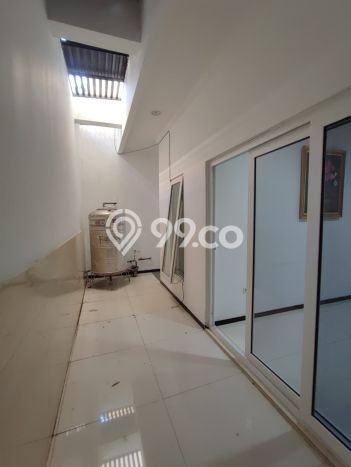 Lokasi strategis! Rumah siap huni disewakan di Candisari LB 200m2 Lokasi strategis! Rumah siap huni disewakan di Candisari LB 200m2