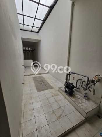 Rumah Elit LB 350m2 Siap Pakai Desain Elegan di Candi Golf, Semarang Rumah Elit LB 350m2 Siap Pakai Desain Elegan di Candi Golf, Semarang