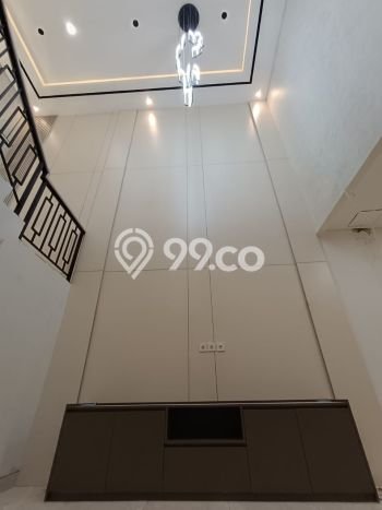 Jual Rumah Mewah Elegan Dengan View Cantik di Taman Palem, Jakarta Barat Jual Rumah Mewah Elegan Dengan View Cantik di Taman Palem, Jakarta Barat