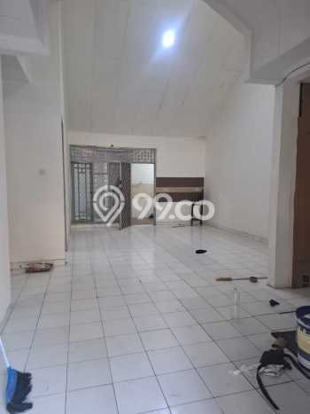 Rumah sewa siap huni 2 KT di Taman Surya, Jakarta Barat Rumah sewa siap huni 2 KT di Taman Surya, Jakarta Barat