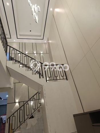 Jual Rumah Mewah Elegan Dengan View Cantik di Taman Palem, Jakarta Barat Jual Rumah Mewah Elegan Dengan View Cantik di Taman Palem, Jakarta Barat
