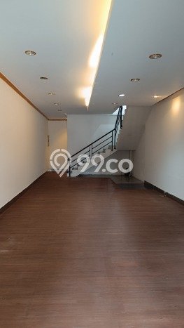 Ruko Dijual di Jakarta Barat LT 85m2 & LB 240m2 Lokasi Terbaik! Ruko Dijual di Jakarta Barat LT 85m2 & LB 240m2 Lokasi Terbaik!