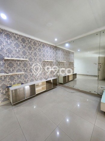 Disewakan! Rumah 3 Kamar Tidur &
2 Kamar Mandi di Pantai Indah Kapuk, Jakarta Utara Disewakan! Rumah 3 Kamar Tidur &
2 Kamar Mandi di Pantai Indah Kapuk, Jakarta Utara