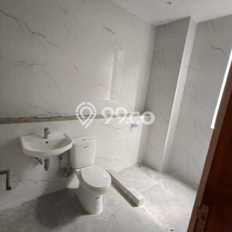 HARGA BERSAING! Ruko di Alam Sutera, Luas 380m², Area Komersial HARGA BERSAING! Ruko di Alam Sutera, Luas 380m², Area Komersial