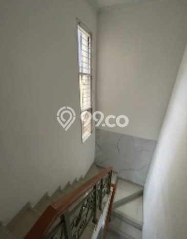 Disewakan! Rumah 3 Kamar Tidur &
3 Kamar Mandi di Gading Serpong, Tangerang Disewakan! Rumah 3 Kamar Tidur &
3 Kamar Mandi di Gading Serpong, Tangerang