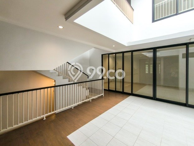 Hunian Mewah LB 220m2 Siap Huni Desain Elegan di Sektor 7-Bintaro, Tangerang Selatan Hunian Mewah LB 220m2 Siap Huni Desain Elegan di Sektor 7-Bintaro, Tangerang Selatan
