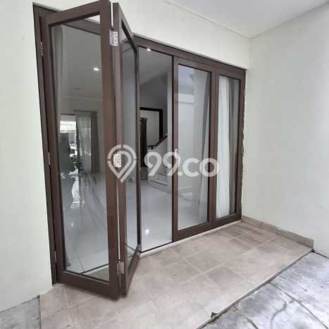Disewakan! Rumah 3 Kamar Tidur &
2 Kamar Mandi di Bintaro, Tangerang Selatan Disewakan! Rumah 3 Kamar Tidur &
2 Kamar Mandi di Bintaro, Tangerang Selatan