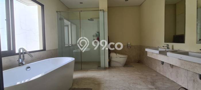 Disewakan! Rumah 4 Kamar Tidur &
4 Kamar Mandi di Lebak Bulus, Jakarta Selatan Disewakan! Rumah 4 Kamar Tidur &
4 Kamar Mandi di Lebak Bulus, Jakarta Selatan