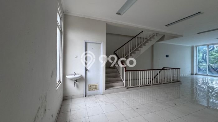 Ruko Strategis Kawasan , Luas 324m2m², Posisi Jalan Utama Ruko Strategis Kawasan , Luas 324m2m², Posisi Jalan Utama