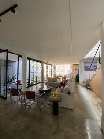 Ready to Use! Premium House LT 245m2 Desain Elegan di Bintaro Ready to Use! Premium House LT 245m2 Desain Elegan di Bintaro