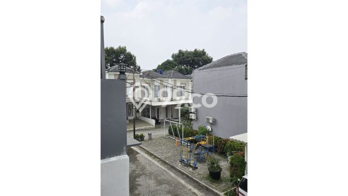 Rumah Disewakan Tangerang Selatan LT 72m2 LB 140m2 Area Bintaro Rumah Disewakan Tangerang Selatan LT 72m2 LB 140m2 Area Bintaro