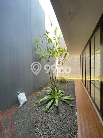 Ready to Use! Premium House LT 245m2 Desain Elegan di Bintaro Ready to Use! Premium House LT 245m2 Desain Elegan di Bintaro