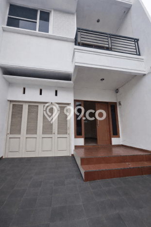 Rumah sewa siap pakai 5 Kamar Tidur di Tomang, Jakarta Barat Rumah sewa siap pakai 5 Kamar Tidur di Tomang, Jakarta Barat