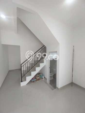 Dijual Rumah Eksklusif 3 KT di Duri Kepa, Jakarta Barat Dijual Rumah Eksklusif 3 KT di Duri Kepa, Jakarta Barat