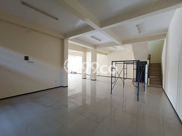 LOKASI BISNIS! Ruko Disewakan Kawasan Semarang Tengah, Luas 400m², Jalan Strategis LOKASI BISNIS! Ruko Disewakan Kawasan Semarang Tengah, Luas 400m², Jalan Strategis