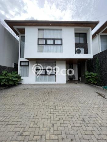 Ready to Use! Luxury House LT 297m2 Desain Modern di Setiabudi Ready to Use! Luxury House LT 297m2 Desain Modern di Setiabudi