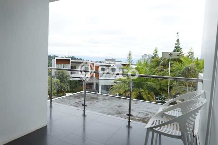Hunian Mewah LB 225m2 Siap Pakai Desain Elegan di Dago, Bandung Hunian Mewah LB 225m2 Siap Pakai Desain Elegan di Dago, Bandung