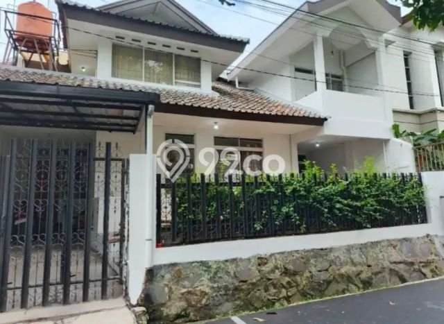 Rumah Mewah LB 150m2 Siap Huni Desain Elegan di Cipaganti, Bandung Rumah Mewah LB 150m2 Siap Huni Desain Elegan di Cipaganti, Bandung