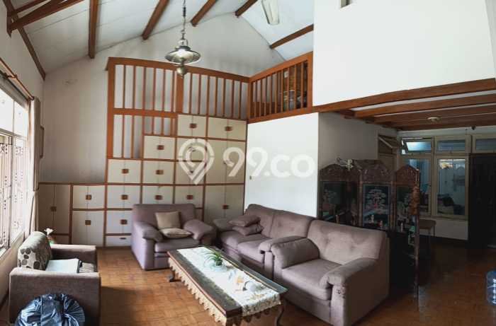 Hunian Elit LB 180m2 Siap Huni Desain Elegan di Bintaro, Tangerang Selatan Hunian Elit LB 180m2 Siap Huni Desain Elegan di Bintaro, Tangerang Selatan