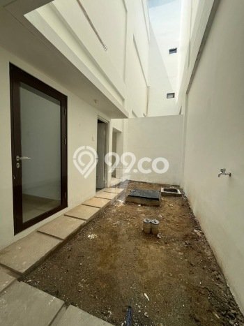 Ruko Dijual di Prime Area Jakarta Timur Luas 225m2 Ruko Dijual di Prime Area Jakarta Timur Luas 225m2