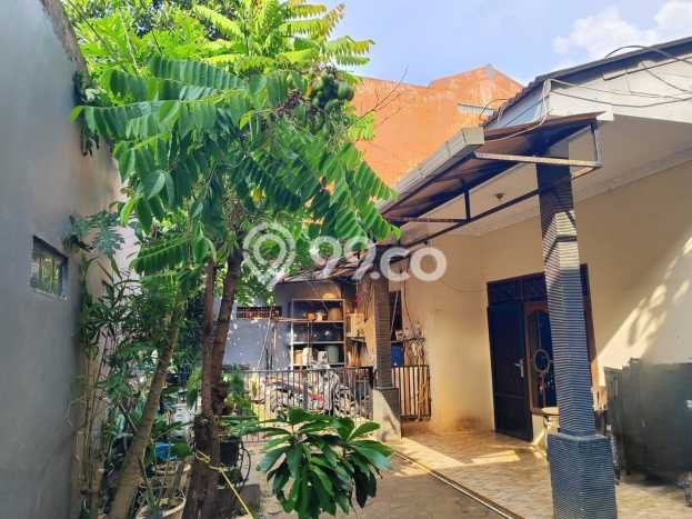 Rumah Luas Asri 3 KT Siap Pakai di Pondok Kelapa Jakarta Timur Rumah Luas Asri 3 KT Siap Pakai di Pondok Kelapa Jakarta Timur