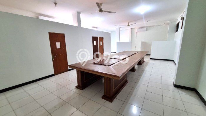 Gudang untuk disewa di Karawaci punya LT 950m2 & LB 1250m2 harga sewa kompetitif Gudang untuk disewa di Karawaci punya LT 950m2 & LB 1250m2 harga sewa kompetitif