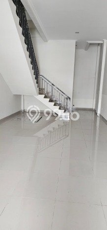 Ruko bagus disewakan di Kelapa Gading Jakarta Utara dengan LB 270m2 harga sewa terbaik Ruko bagus disewakan di Kelapa Gading Jakarta Utara dengan LB 270m2 harga sewa terbaik
