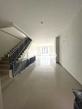 Ruko Dijual di Kelapa Gading Jakarta Utara dengan LB 200m2 Ruko Dijual di Kelapa Gading Jakarta Utara dengan LB 200m2