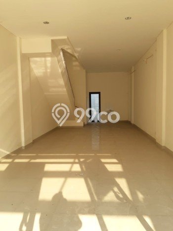 Ruko For Rent Kawasan , Luas 225m2m², Lokasi Premium, Ready Bisnis Ruko For Rent Kawasan , Luas 225m2m², Lokasi Premium, Ready Bisnis