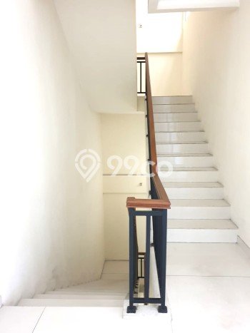 Unit Ruko Dijual di Bekasi LT 220m2 & LB 982m2 Unit Ruko Dijual di Bekasi LT 220m2 & LB 982m2