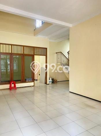 Dijual Cepat Rumah Favorit Siap Huni LB 210m2 di Semarang Barat, Semarang Dijual Cepat Rumah Favorit Siap Huni LB 210m2 di Semarang Barat, Semarang
