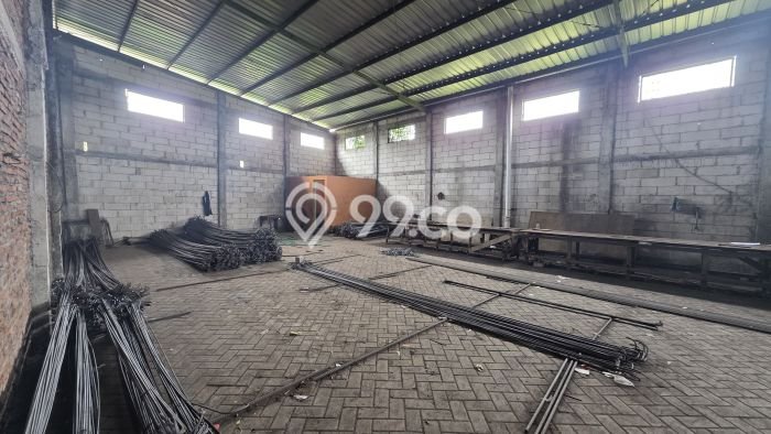 For Rent Gudang Strategis Kawasan Demak, Luas 1200m2m², Jalan Strategis For Rent Gudang Strategis Kawasan Demak, Luas 1200m2m², Jalan Strategis