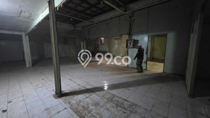 Dijual Gudang Kawasan Ngaliyan, Luas 1037m2m², Area Komersial, Jalur Strategis Dijual Gudang Kawasan Ngaliyan, Luas 1037m2m², Area Komersial, Jalur Strategis