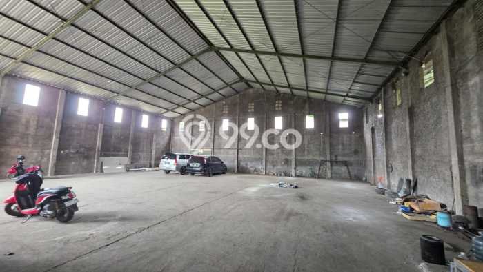 Disewakan Gudang Premium Kawasan Demak, Luas 1200m2m², Area Ramai Disewakan Gudang Premium Kawasan Demak, Luas 1200m2m², Area Ramai