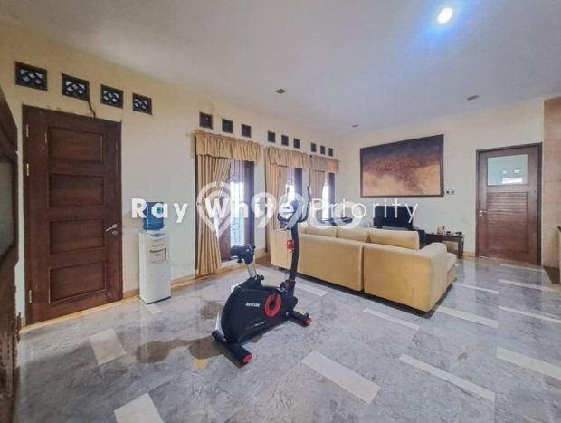 For Sale! Luxury House LT 300m2 Desain Elegan di Pakuan For Sale! Luxury House LT 300m2 Desain Elegan di Pakuan
